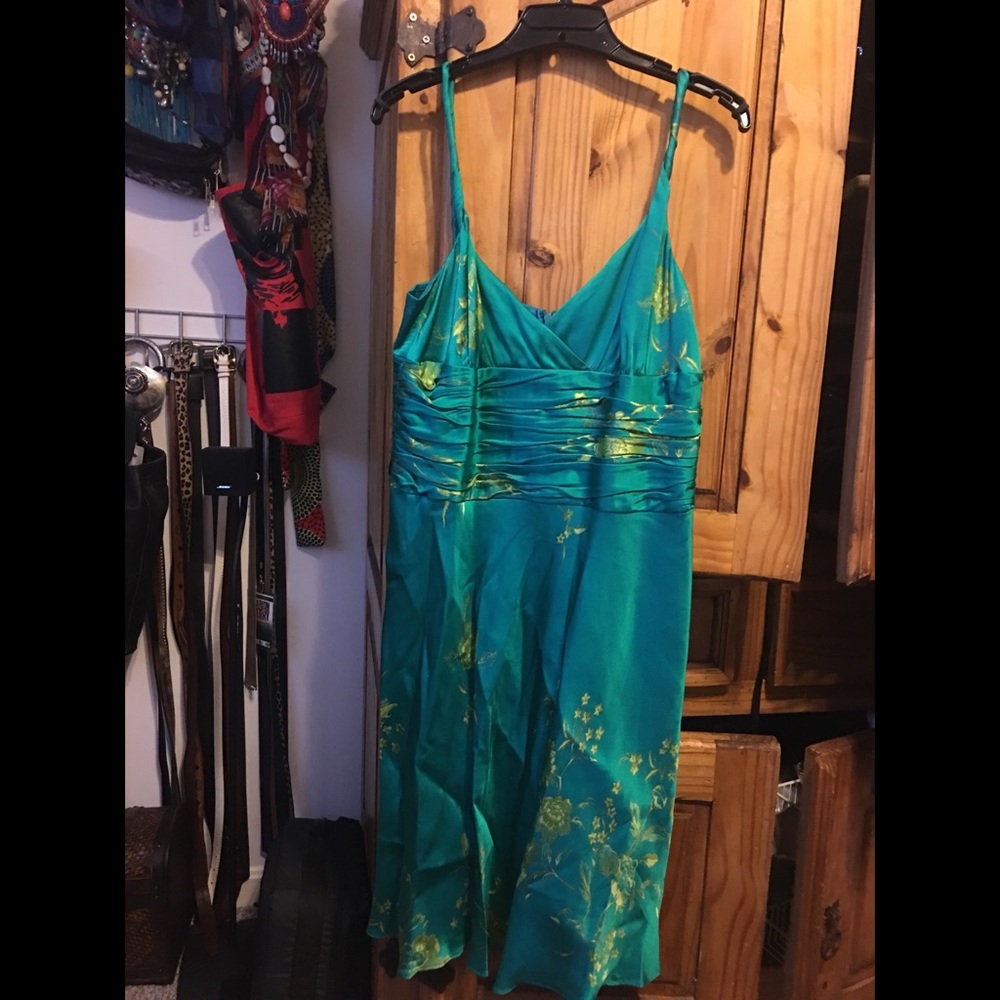 Beautiful 100%Silk Cocktail Dress Emerald Green